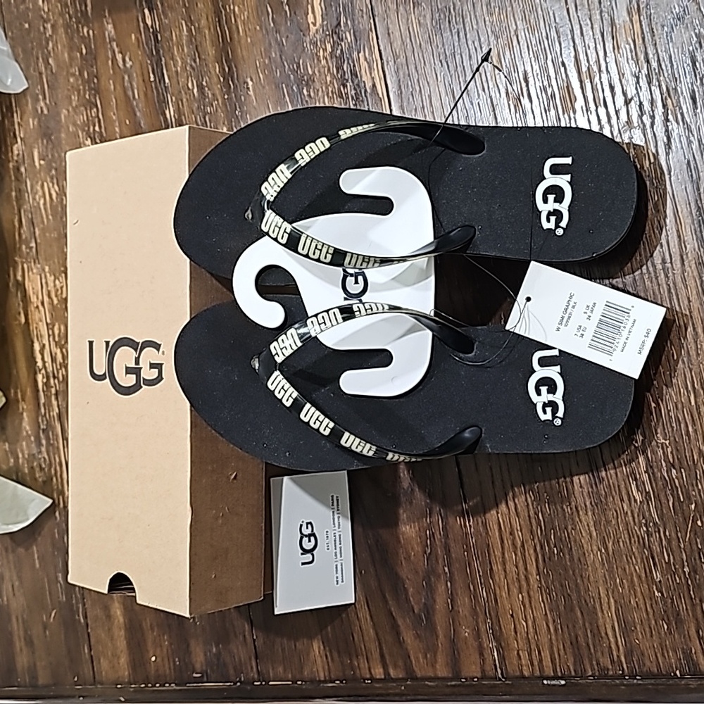 Uggs sandals